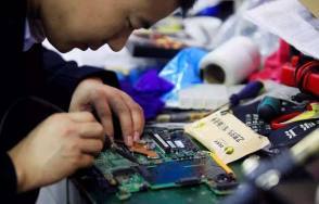 計算機軟硬件全方位服務指南 故障維修、系統(tǒng)重裝與電腦改裝